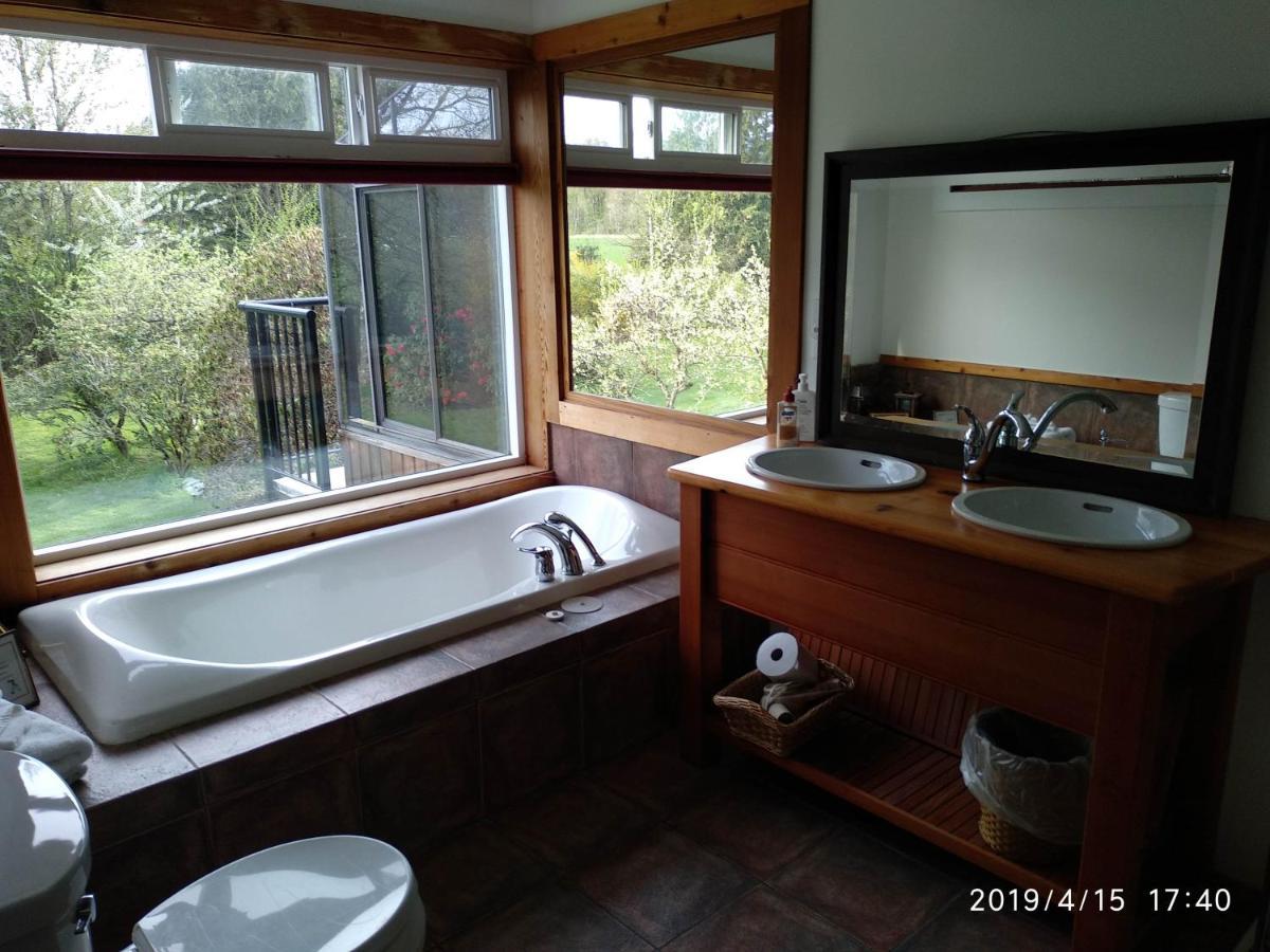 Harrison Hammond House Farmstay Harrison Mills 외부 사진