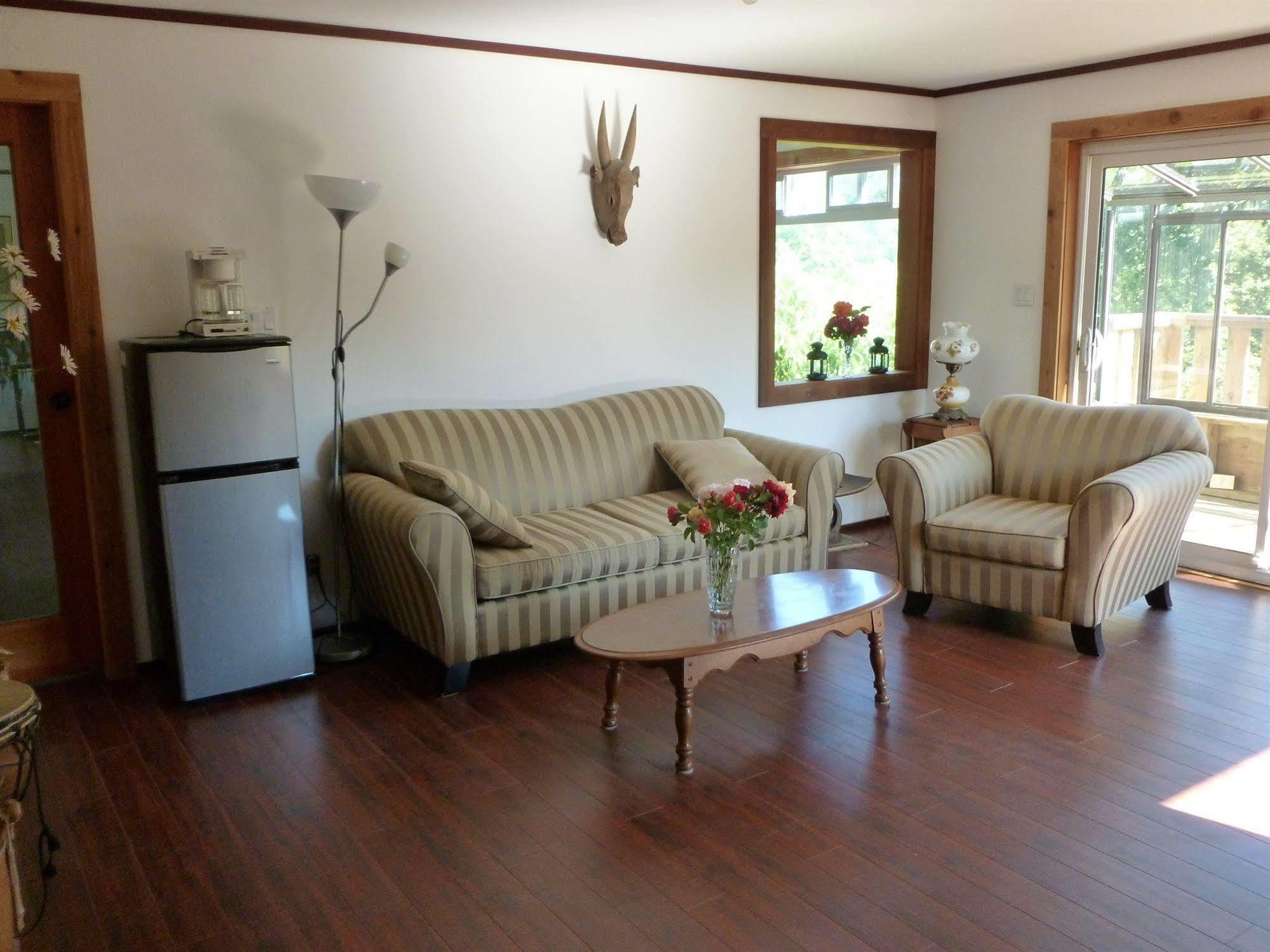Harrison Hammond House Farmstay Harrison Mills 외부 사진