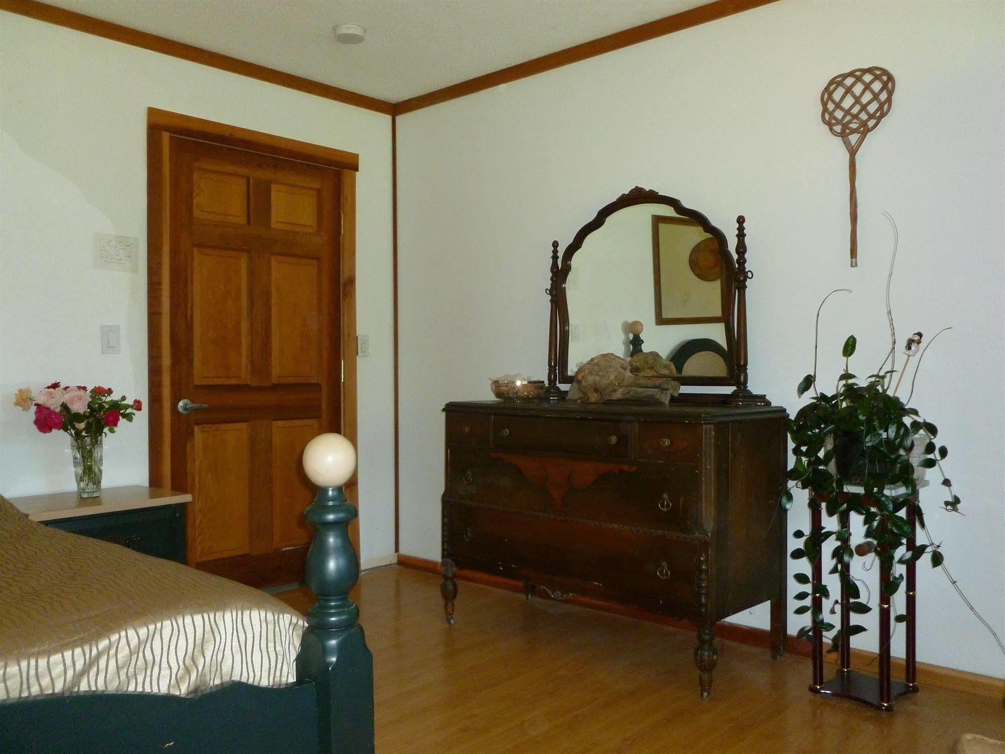 Harrison Hammond House Farmstay Harrison Mills 외부 사진